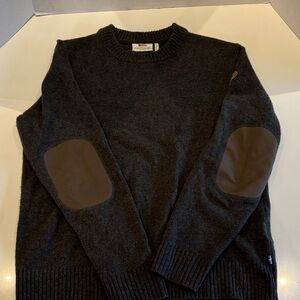 Fjallraven Ovak Gray Sweater with Brown Elbow Patches
